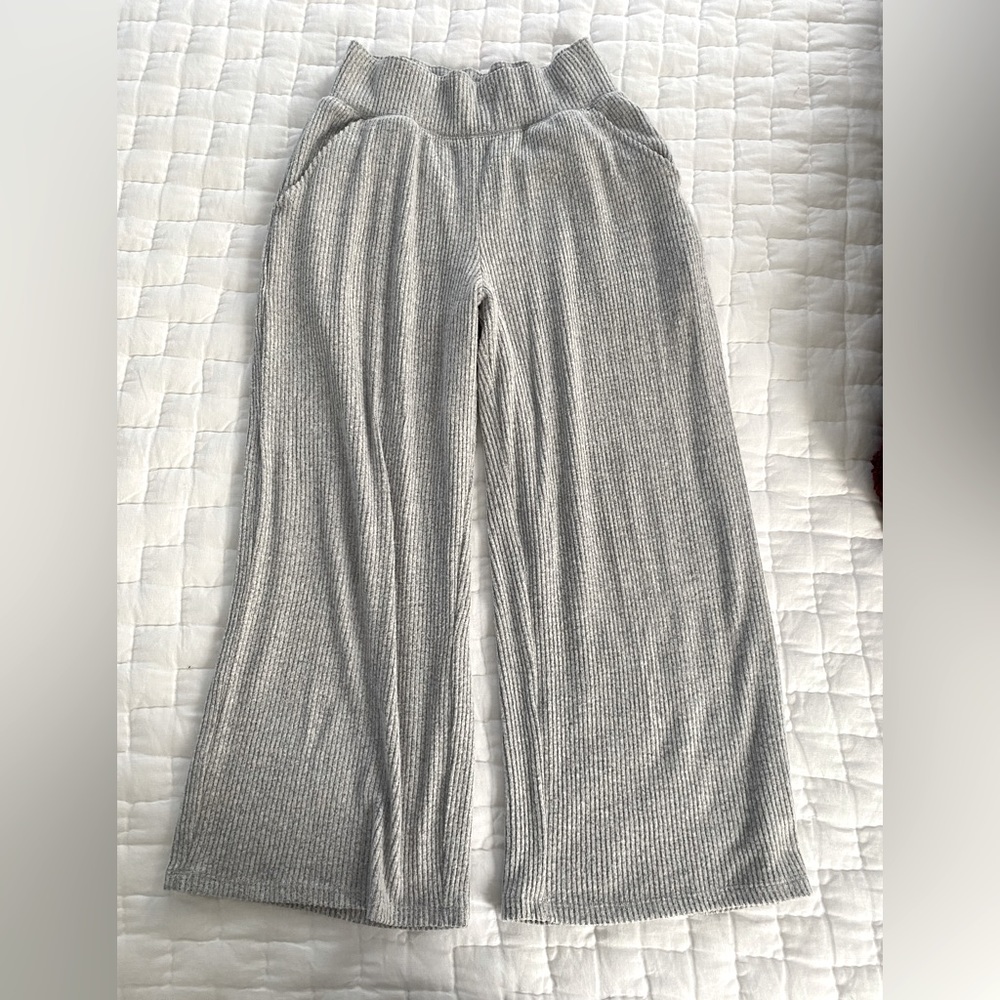 Abercrombie high waist crop lounge pants size S